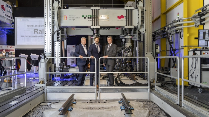 Franz Kainersdorfer, Vorstandsmitglied der Voestalpine AG, Ferdinand Pospischil, Leiter des Instituts für Eisenbahn-Infrastrukturdesign der TU Graz, Horst Bischof, Rektor der TU Graz