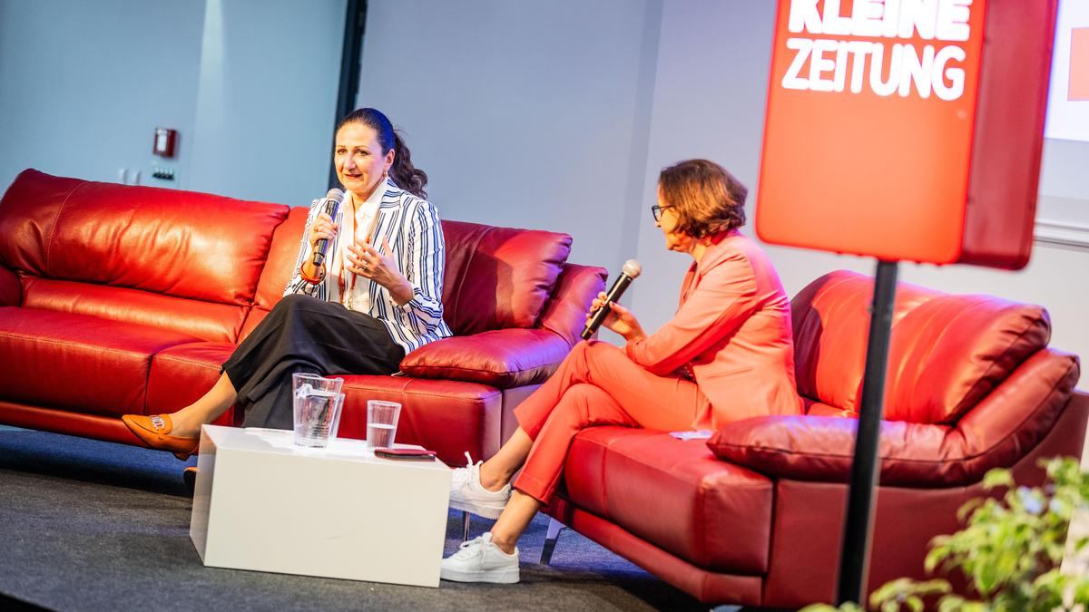 Intendantin Nadja Kayali im Gespräch mit Marianne Fischer