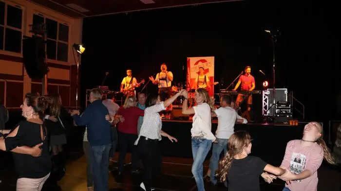 Beim Marktfest in Sinabelkirchen wurde am Samstag kräftig gefeiert und getanzt.