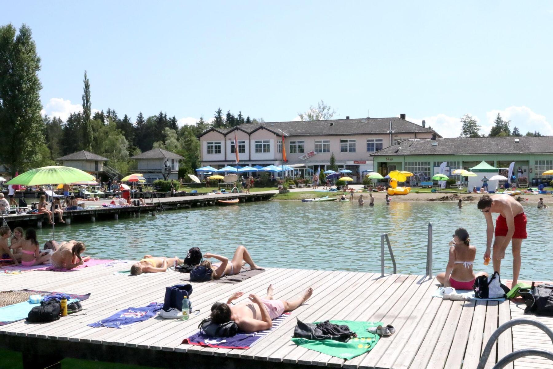 Schwerer Badeunfall am Längsee: Schwimmer ging plötzlich unter