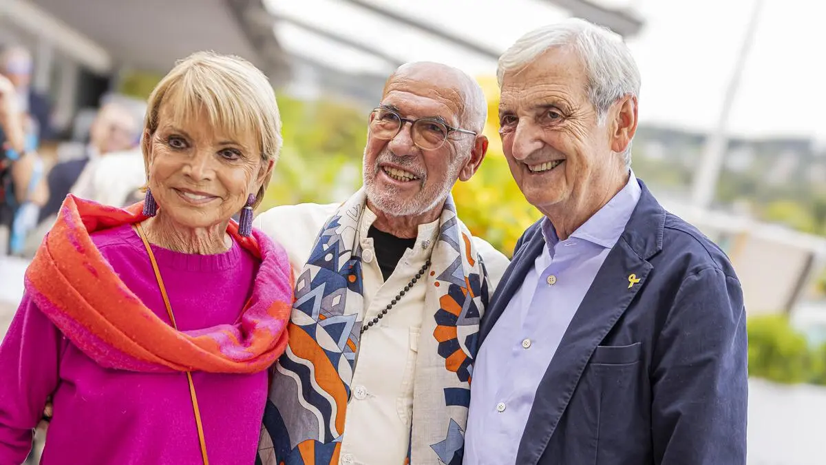 Frau und zwei Männer | Uschi Glas und ihr Mann Dieter Hermann gratulierten Otto Retzer zum 80. Geburtstag