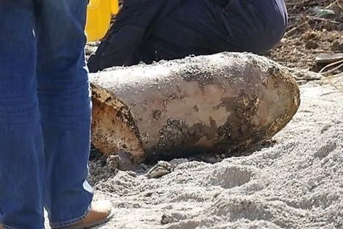 Im Böhler-Werksgelände in Kapfenberg-Winkl wurde bei Grabungsarbeiten eine Fliegerbombe aus dem Zweiten Weltkrieg gefunden. Der Blindgänger wurde vom Entminungsdienst geborgen.