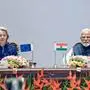 Indiens Ministerpräident Narendra Modi und EU-Kommissionspräsidentin Ursula von der Leyen beim Wirtschaftsforum in Neu Delhi 