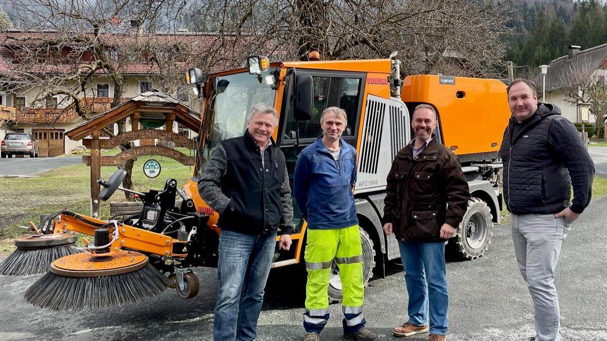 Gemeindevorstand Christoph Bodner, Wirtschaftsfhof-Mitarbeiter Günther Hecher, Bürgermeister Markus Salcher, Gemeindevorstand Ralf Neuwirth (von links) 