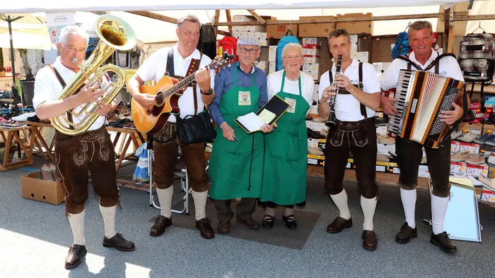 Am Sonntag sorgten „Die Wuzler“ beim Traditionellen Frühschoppen für Stimmung und gute Laune für die zahlreichen Besucher!
