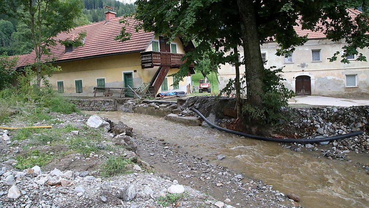 Besonder starke Schäden gibt es in der Gemeinde Friesach, der Zeltschachbach trat über die Ufer