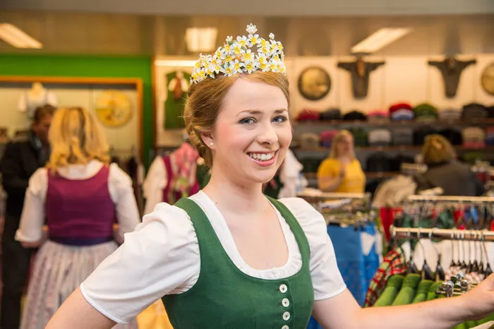 ... schließlich standen schon frühmorgens Friseur, Makeup und die Ausstattung mit einer hochwertigen Ausseer Tracht auf dem Programm.