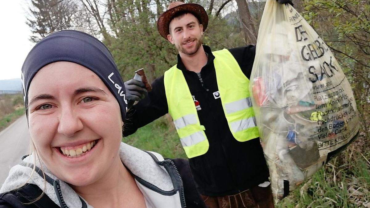 Daniela und Andreas Hofbauer haben allerhand Müll gefunden 