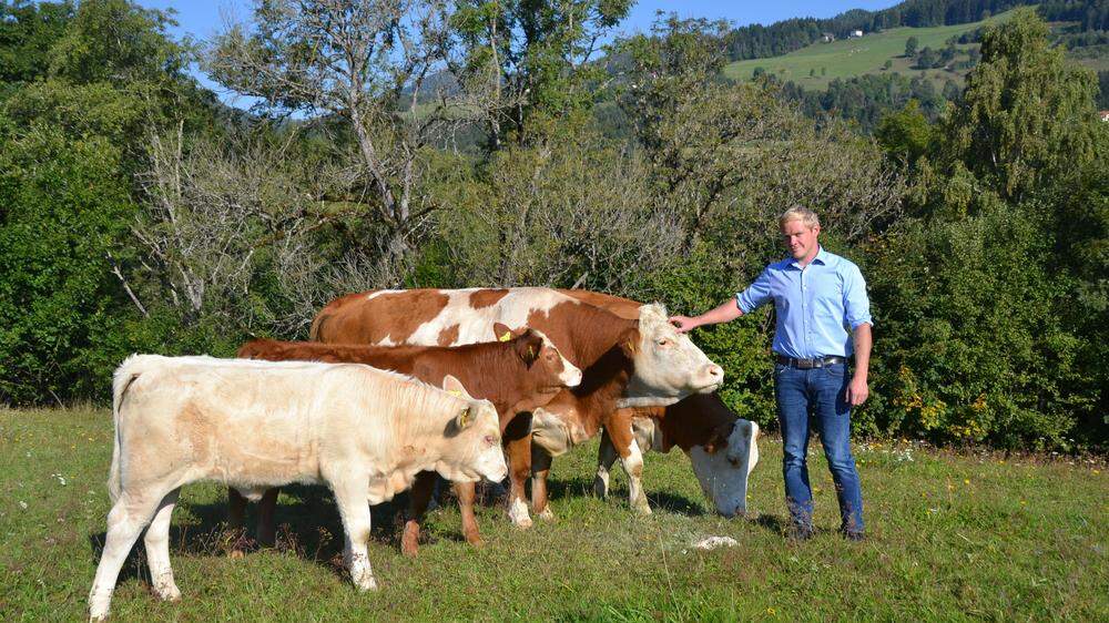 60 Rinder hält Gerhard Brunner auf dem Hof in Grassendorf 