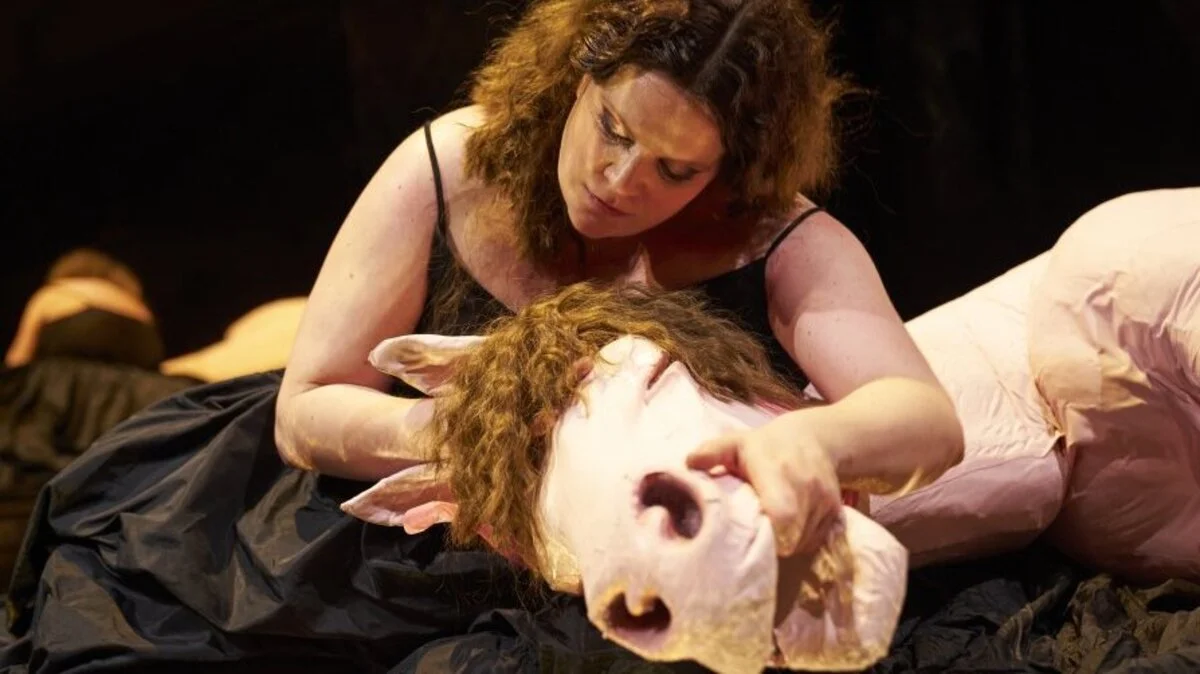 Eine Wucht: Stefanie Reinsperger als Sisi in „Elisabeth!“