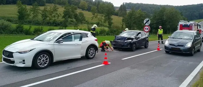 Am auffahrenden Fahrzeug entstand Totalschaden