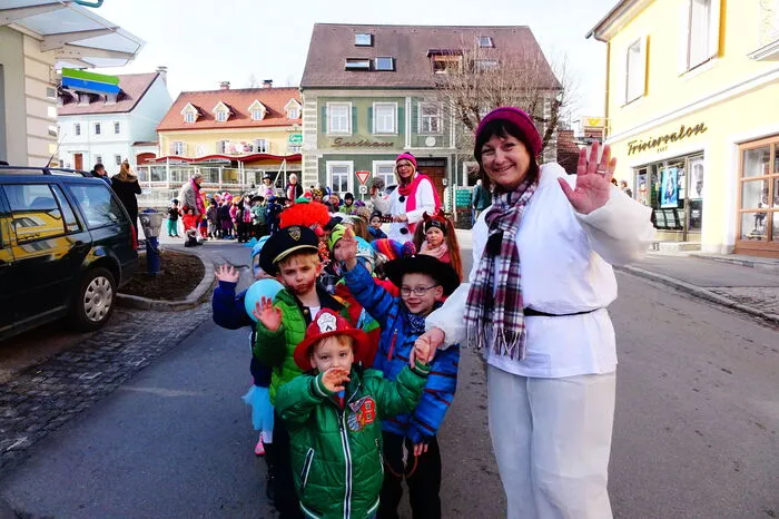 Ganz vorne marschierte natürlich der Kindergarten.