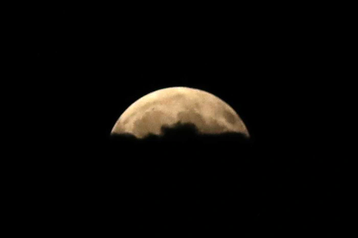 Um die nächste totale Mondfinsternis zu beobachten, gilt es sich noch bis zum 27. Juli kommenden Jahres zu gedulden.