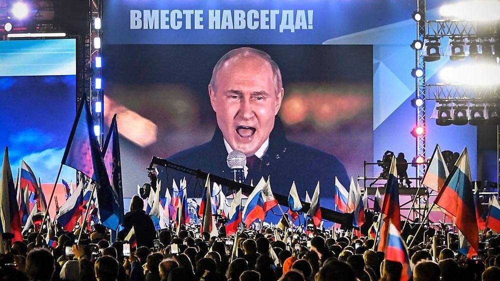 Putin bei seiner Siegesfeier in Moskau 