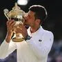 Novak Djokovic darf zum siebenten Mal die Wimbledon-Trophäe abbusserln.