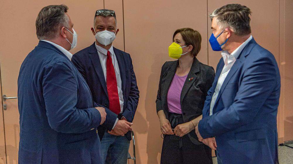Die Grazer Koalitionäre: Michael Ehmann (SPÖ), Manfred Eber (KPÖ), Judith Schwentner und Karl Dreisiebner (beide Grün)