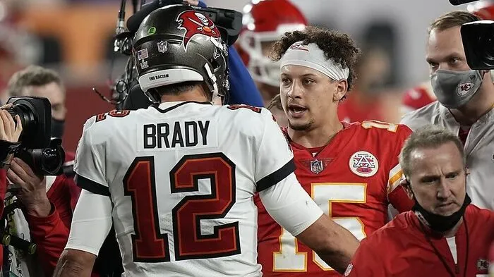 Brady gegen Mahomes: Wer dominiert die NFL diesmal?
