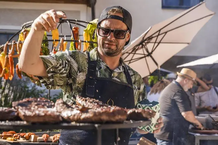  Spitzenköche wie Jan Aigner und Adi Bittermann, sowie Konditorweltmeisterin Eveline Wild und Patissier Dominik Fitz tischten für den guten Zweck ordentlich auf.