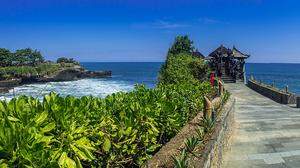 Der Hindutempel Tanah Lot auf Bali