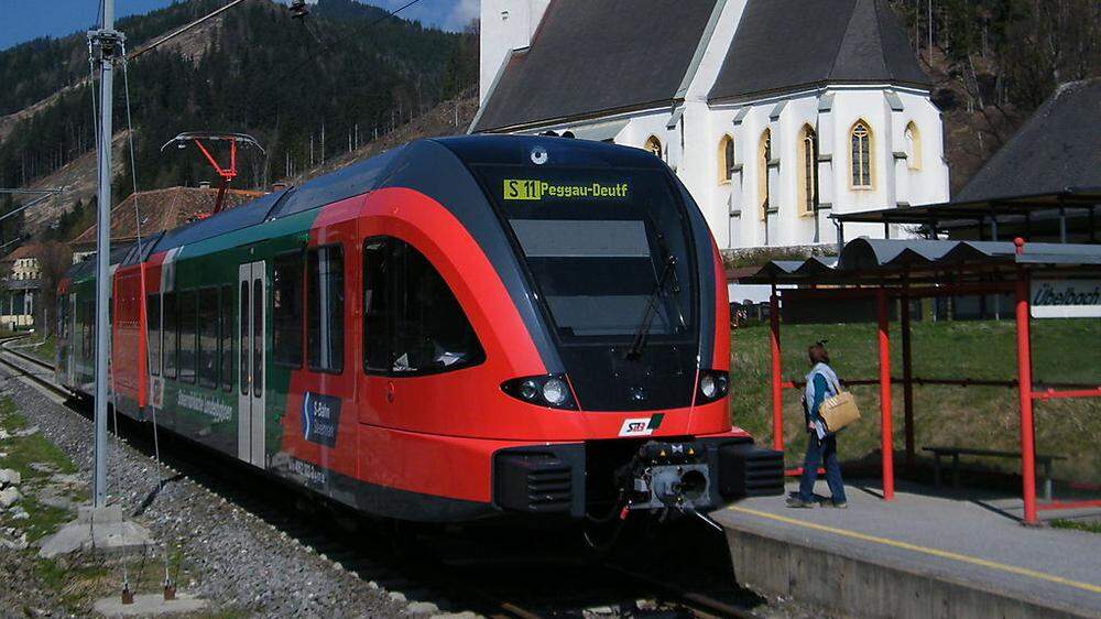 Eine der sechs Bahn-Garnituren um in Summe 22,9 Millionen Euro.