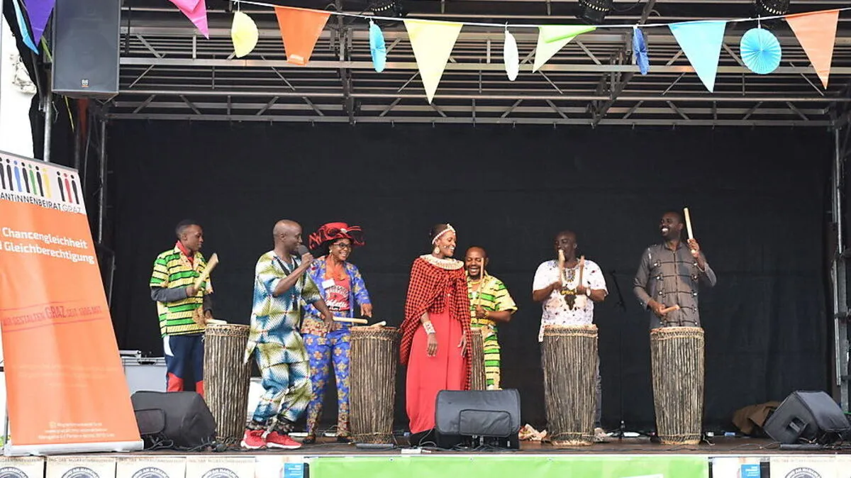 Mit traditionell afrikanischer Musik startete der Tag der MigrantInnenvereine 