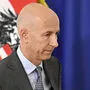 Für Arbeitsminister Martin Kocher geht es neben der Höhe des Arbeitslosengeldes auch um Zuverdienstgrenzen, Zumutbarkeitsbestimmungen und die aktive Arbeitsmarktpolitik. 