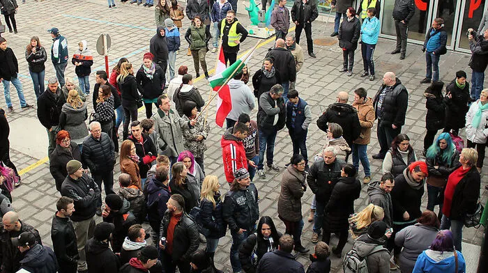 Rund 250 Personen nahmen an der Demo in Köflach teil
