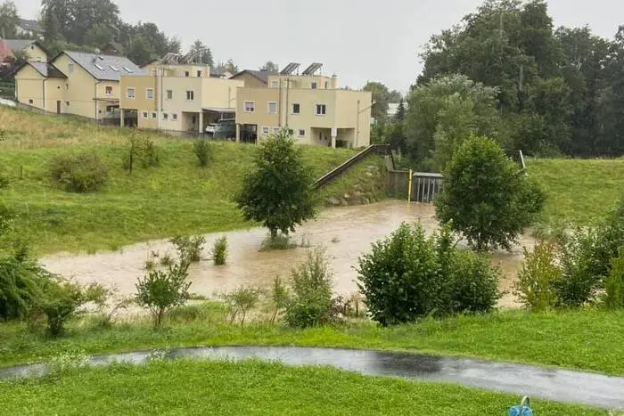 In der Hartberger Straße war der Hochwasserschutz gut gefüllt