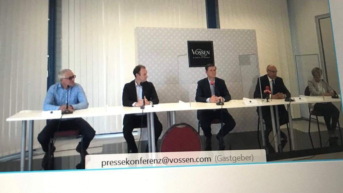 Corona-bedingt lud Vossen online zur Pressekonferenz. Mit dabei die Geschäftführung sowie Vertreter des Betriebsrates und des Eigentümers Linz Textil AG