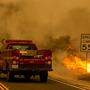 Binnen eines Tages wuchs der Brand beim sogenannten Angeles National Forest von knapp 295 auf rund 379 Quadratkilometer an