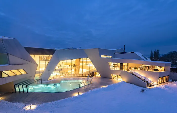 Das ultimative Wassererlebnis gibt es auch in der Kärnten Therme Warmbad, Österreichs südlichster Therme