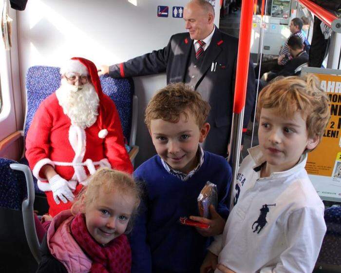 Der Weihnachtsmann lädt am 24. Dezember zur Zugfahrt ein. Halt macht er in Bad Radkersburg, Mureck und Spielfeld-Strass
