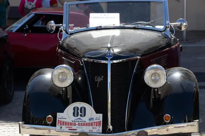 Die Vielfalt der Fahrzeuge reichte von seltenen Vorkriegsmodellen bis hin zu kultigen Klassikern der 70er- und 80er-Jahre.