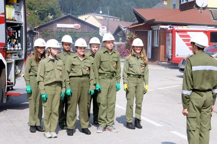 Die Jungfeuerwehr (Foto) stellte ihr Können unter Beweis.         
