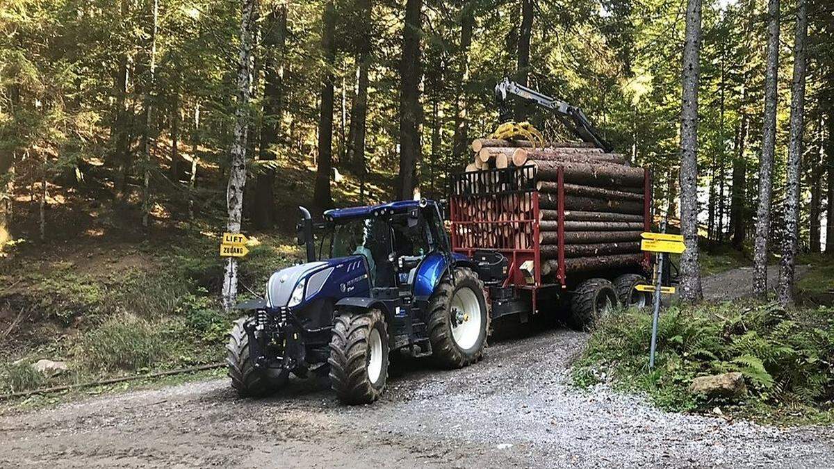 Abtransport von Schadholz setzt den Forststraßen in Osttirol stark zu
