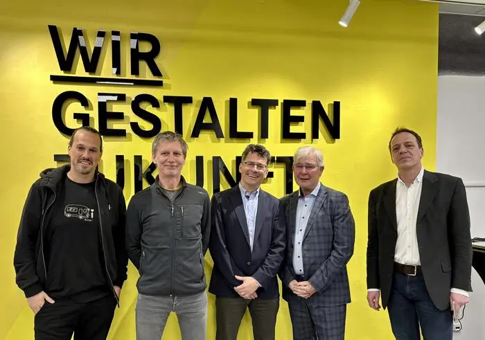 Von links: Stadtrat Sascha Jabali-Adeh (Erde), Abteilungsleiter Stadtgrün Wolfgang Faller, TU Wien Professor Arthur Kanonier, Stadtrat Harald Sobe (SPÖ) und Raumplaner Klaus Rauter