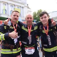 Freuen sich über den großen Zuspruch ihrer Aktion beim Marathon in Graz: Michael Hammer, Thomas Hermann und Jakob Ettl (v.l.) von der Feuerwehr Kirchbach