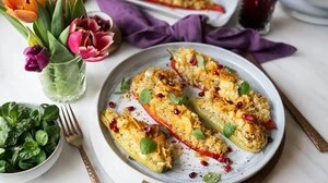 Gefüllte Paprika mit Couscous-Feta-Chip - veggie, aromatisch und schnell gemacht!