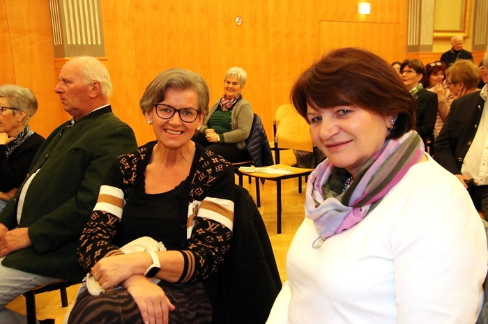 In flotter Abfolge standen folgende Gruppen auf der Bühne: Steirisch Blas, Steirer Dreier, die international besetzte Juan Carlos Sungurlian Ethno Band, Köflacher Streich, Ligist 3, Margrets Musi, Die Huafschneida, Weststeirisch Z'sammgwürfelt, Kellerstöckl Musi und die Liebochtaler Tanzgeiger. 