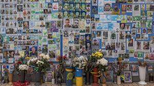 Gedenktafel für die gefallenen Ukrainer: Der Beginn des Angriffskriegs Russlands jährt sich am 24. Februar 2024 zum zweiten Mal.  