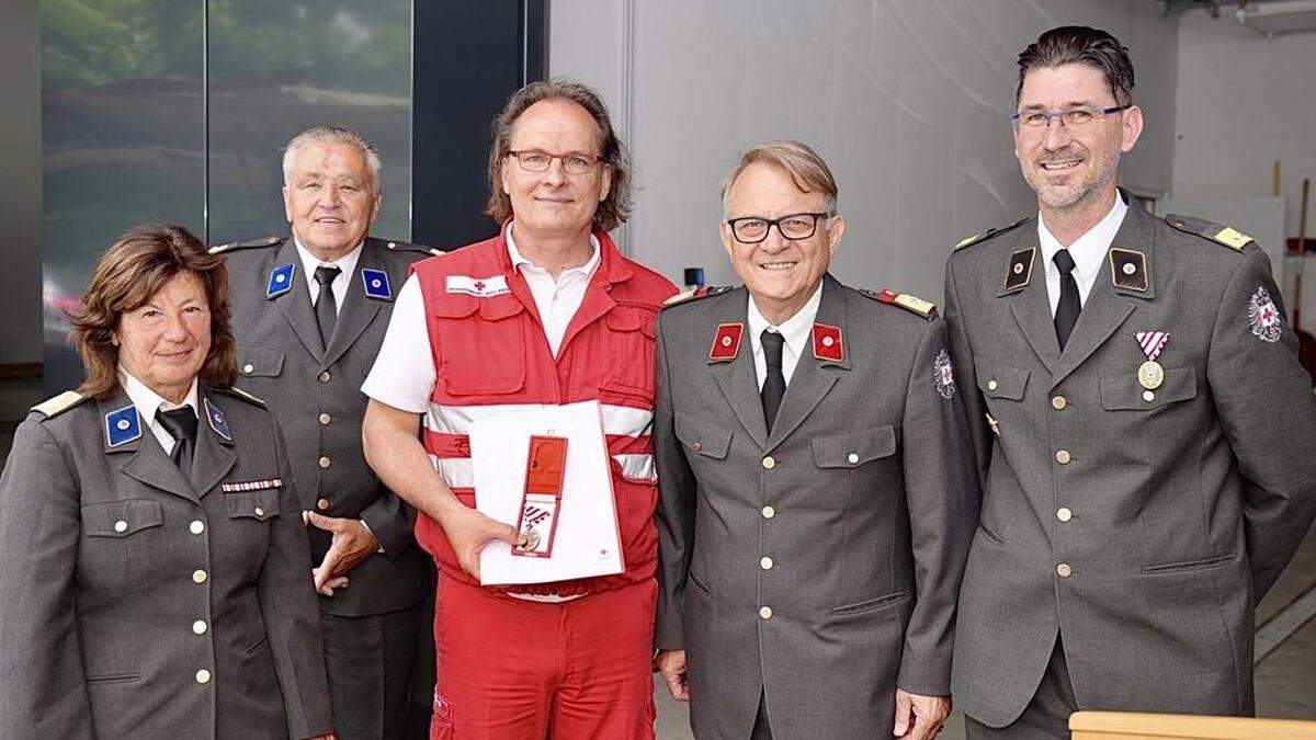 Brigitte Pekastnig, Roland Peters, Michael Hecher, der mit der bronzenen Verdienstmedaille geehrt wurde, Peter Ambrozy und Martin Klar bei der Eröffnung am Freitag