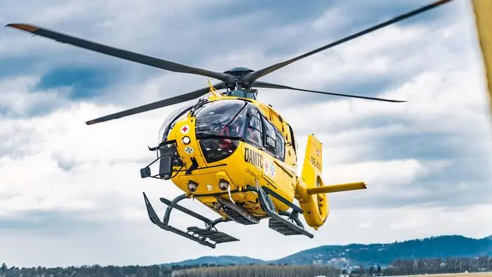 Mit dem Rettungshubschrauber wurde der Schwerverletzte ans Uniklinikum Graz geflogen (Sujetbild)