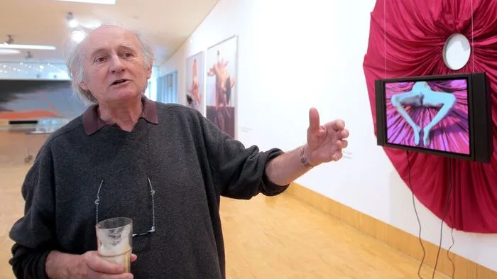 Cornelius Kolig hat mit seiner Kunst und Kultur Kärnten mitgeprägt. In der Nacht zum 7. November ist der Künstler 80-jährig verstorben.