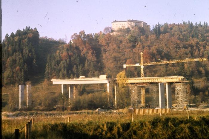 Die neue, im Bau befindliche Brücke 1974