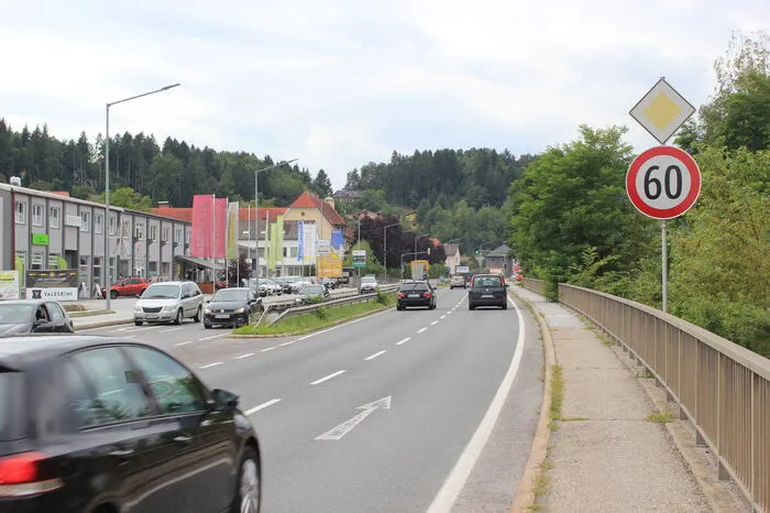 Zu Christi Himmelfahrt zu schnell unterwegs? Einem Lenker aus Niederösterreich flatterte eine Anonymverfügung ins Haus, weil er zu schnell unterwegs war. Bloß am Tag der angeblichen Tempoüberschreitung war er gar nicht in der Steiermark. Mehr dazu.