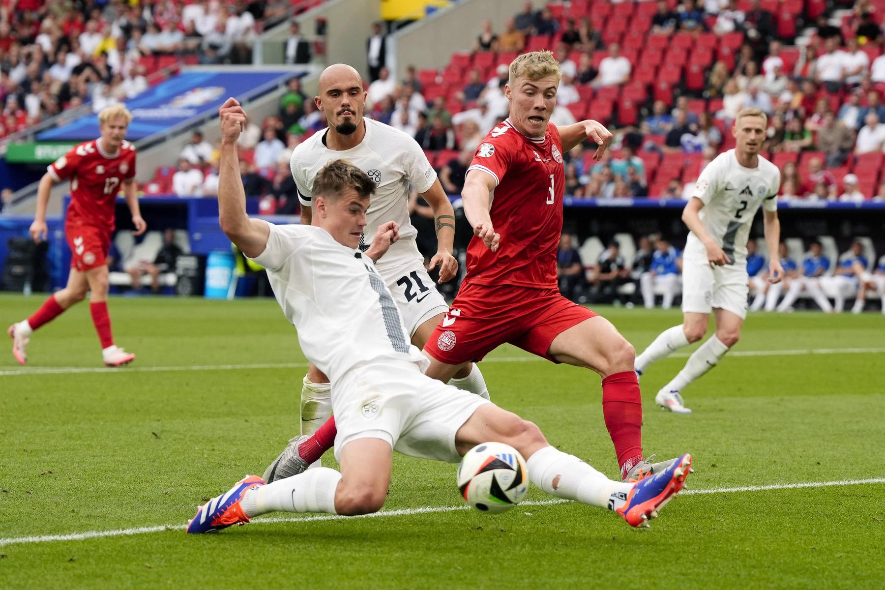 UEFA Euro 2024: Highlights: Slowenien ringt Dänemark ein Remis ab