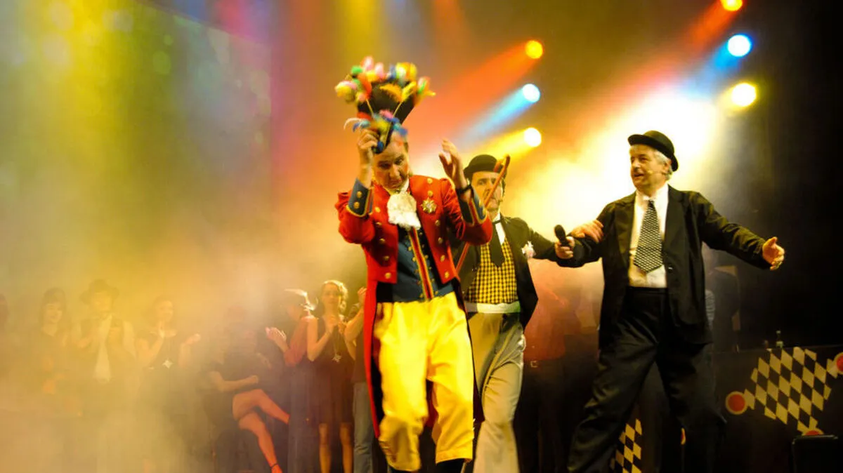 Auch Charlie Chaplin (rechts) half Dick und Doof bei der Faschingsshow in Gleisdorf