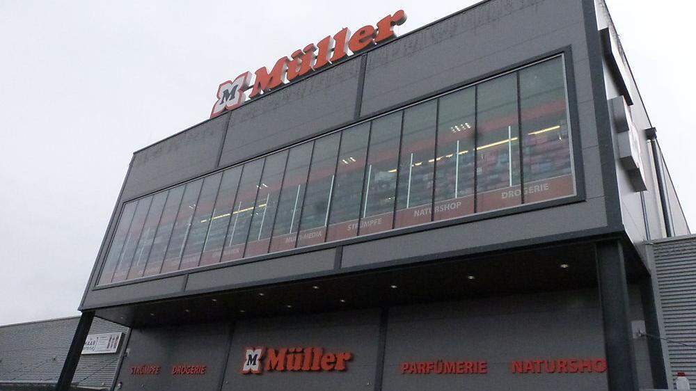 Die Müller-Filiale in der Arena Fohnsdorf, wo die Polizeikontrolle stattfand