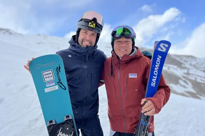 Gemeinsam mit Olympiasieger Fritz Strobl (links) und dem dreifachen Snowboard-Weltmeister Andreas Prommegger konnten Einheimische und Gästen über die Pisten flitzen.
