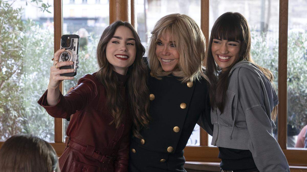 Lily Collins, Brigitte Macron und Thalia Besson in der vierten Staffel von „Emily in Paris“